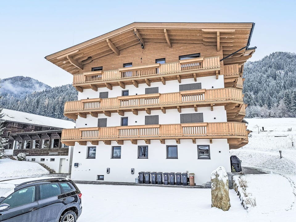 Apartment, Winter, Glacial Landform, Balcony, Freezing, Snow, Mountain Village, Hotel, Alps