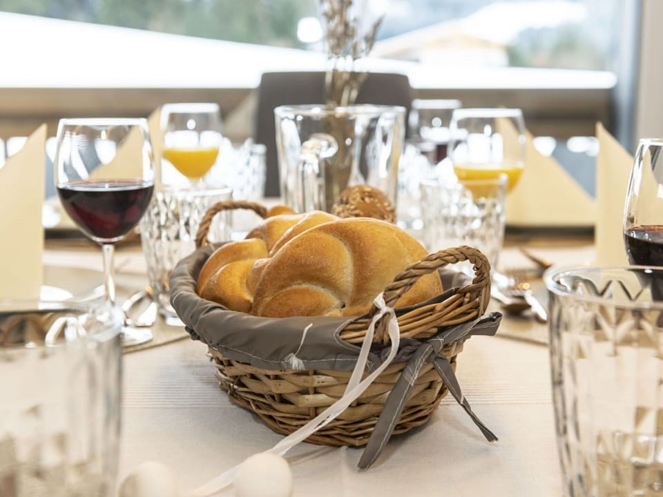 Food, Tableware, Furniture, Serveware, Table, Drinkware, Dishware, Ingredient, Plate