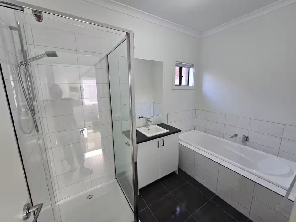 Family House, Garden View | Bathroom | Free toiletries, towels, soap, shampoo