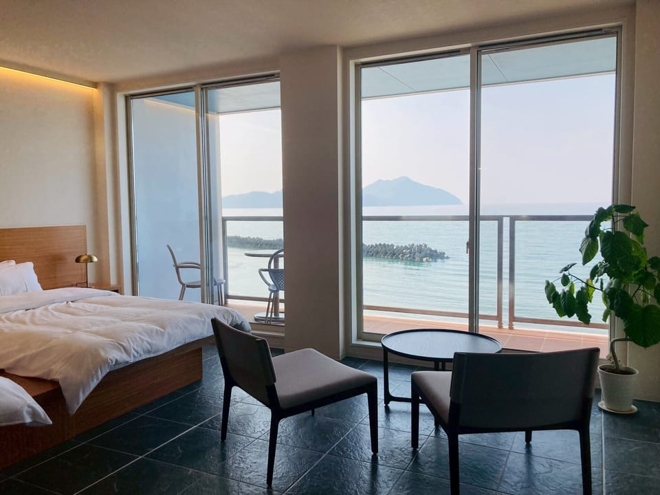 Executive Studio Suite, 2 Bedrooms, Ocean View | Premium bedding, Tempur-Pedic beds, minibar (some free items)