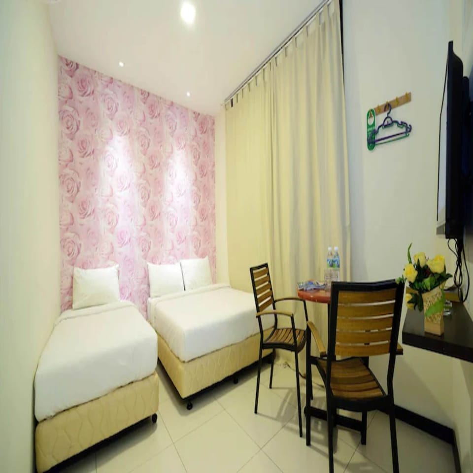 Family Triple Room | Desk, WiFi (free)