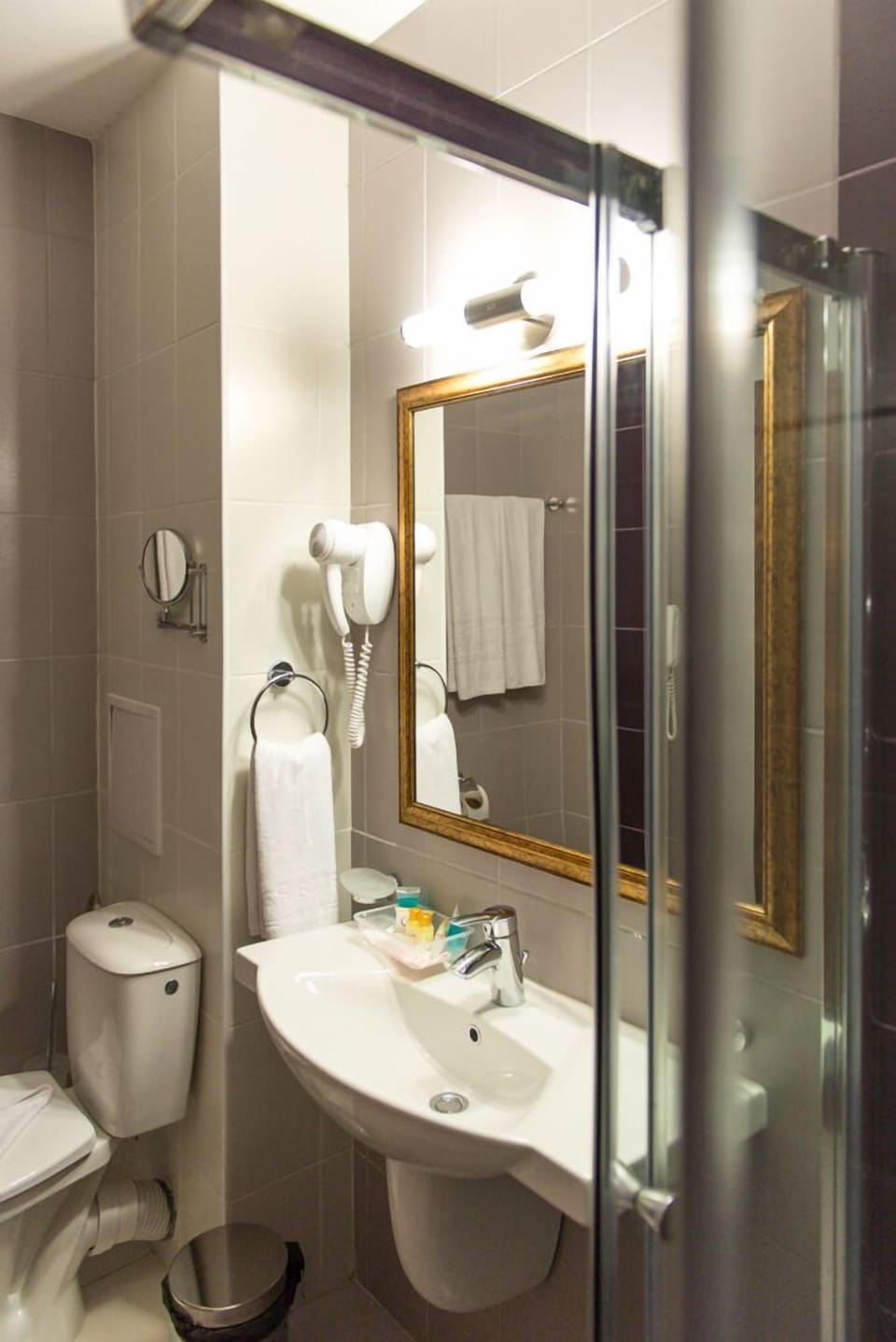 Studio, Balcony (Free  WiFi) | Bathroom | Shower, free toiletries, towels