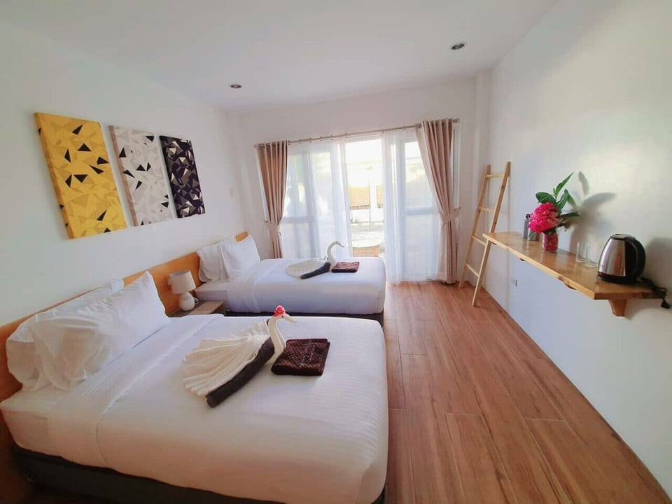 Deluxe Double or Twin Room, Garden View | In-room safe, blackout drapes, soundproofing, free WiFi