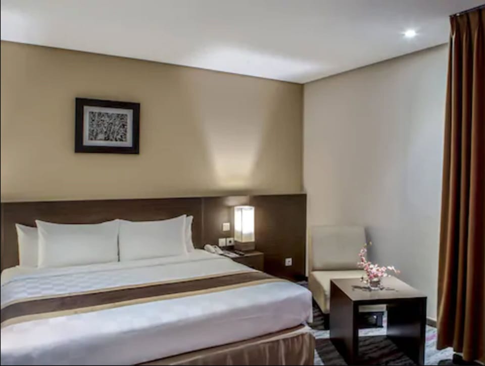 Junior Suite | Premium bedding, minibar, in-room safe, desk