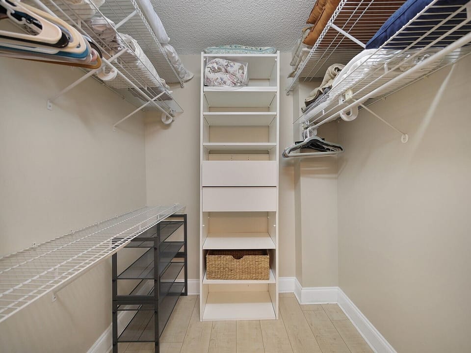 primary walk in closet