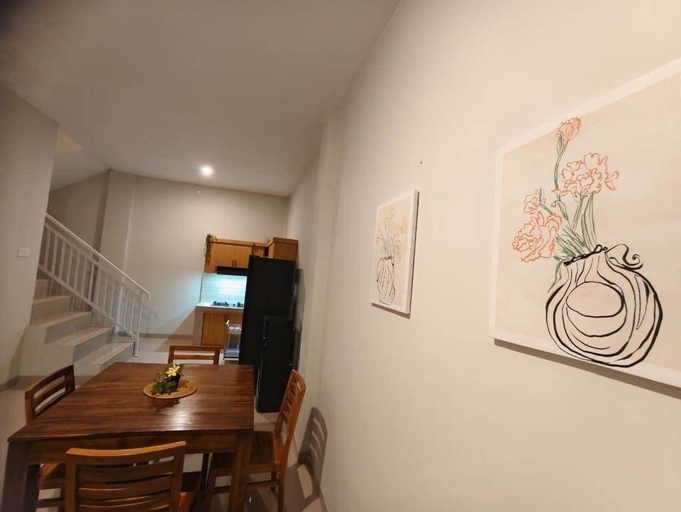Classic Villa, 2 Bedrooms, Private Pool, Hill View | Dining room