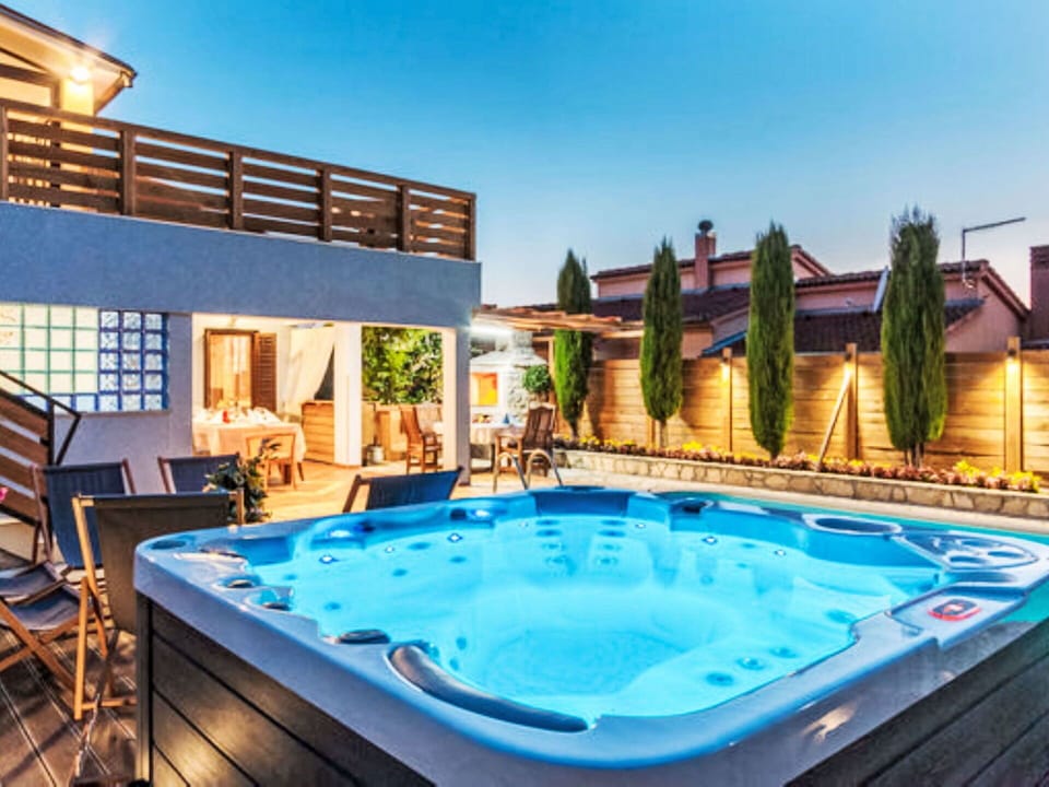 Swimming Pool, Resort, Furniture, Outdoor Furniture, Eco Hotel, Leisure, Chair, Umbrella, Hotel