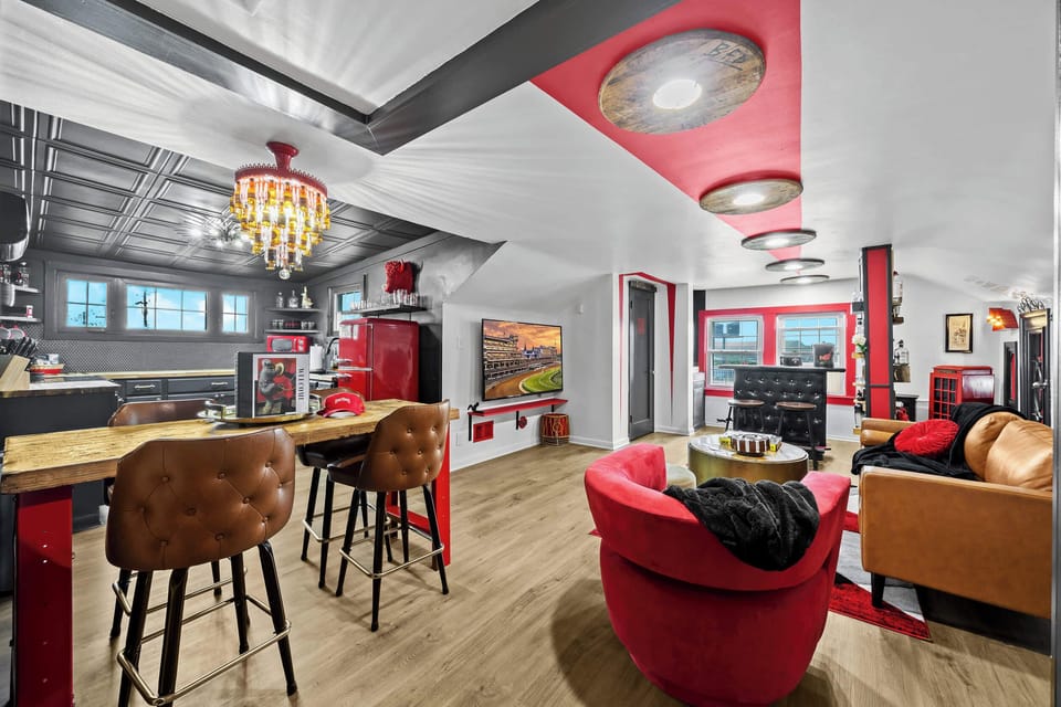 Living Room: Stylish living room, perfect for gatherings