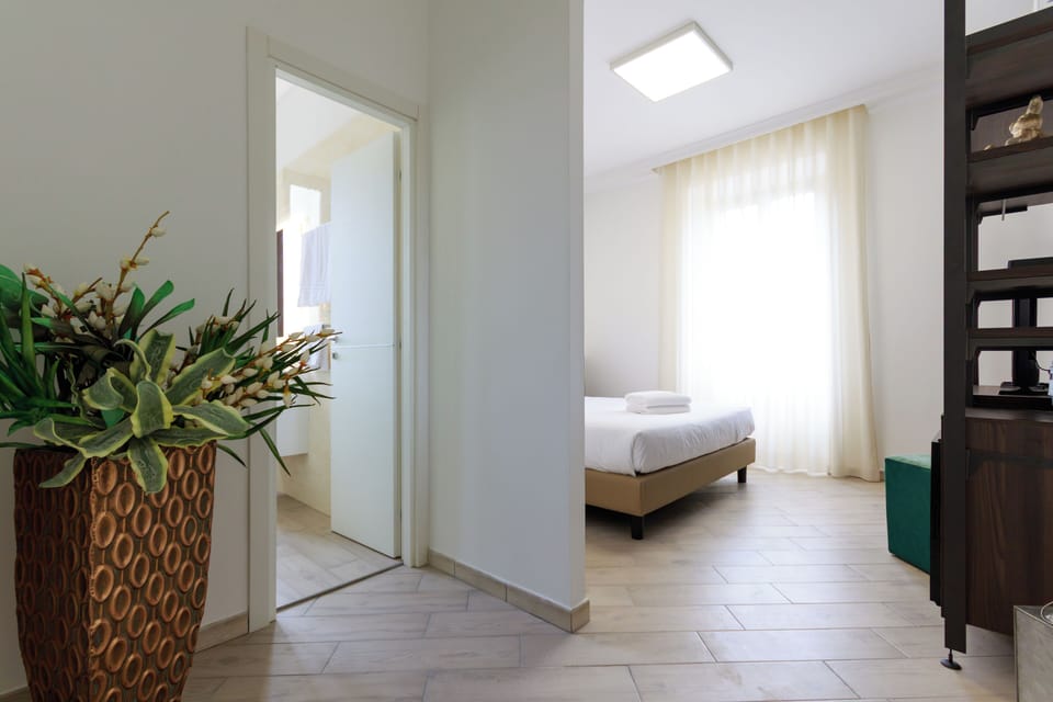 Classic Double Room | In-room safe, free WiFi