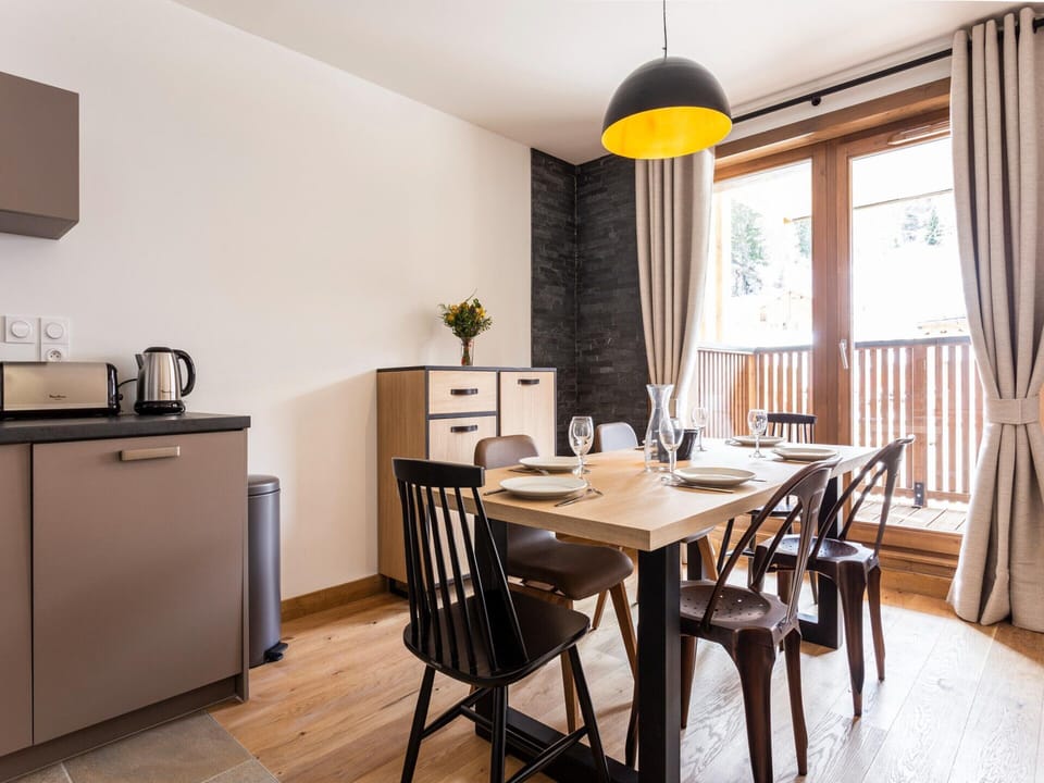 Apartment | Dining