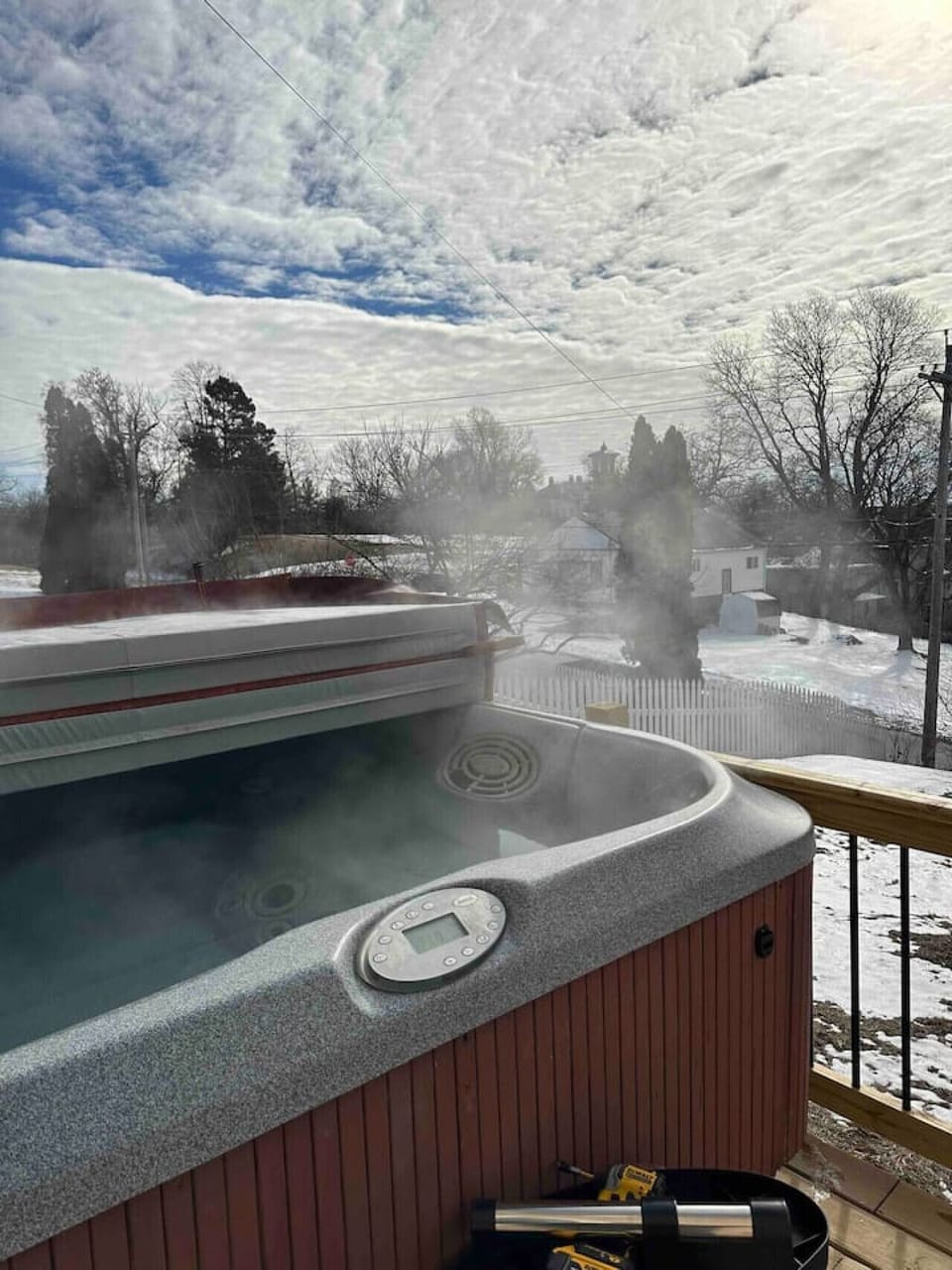 Outdoor spa tub