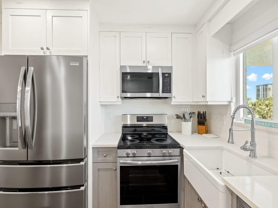 Fully Equipped Kitchen with Stainless Steel Appliances