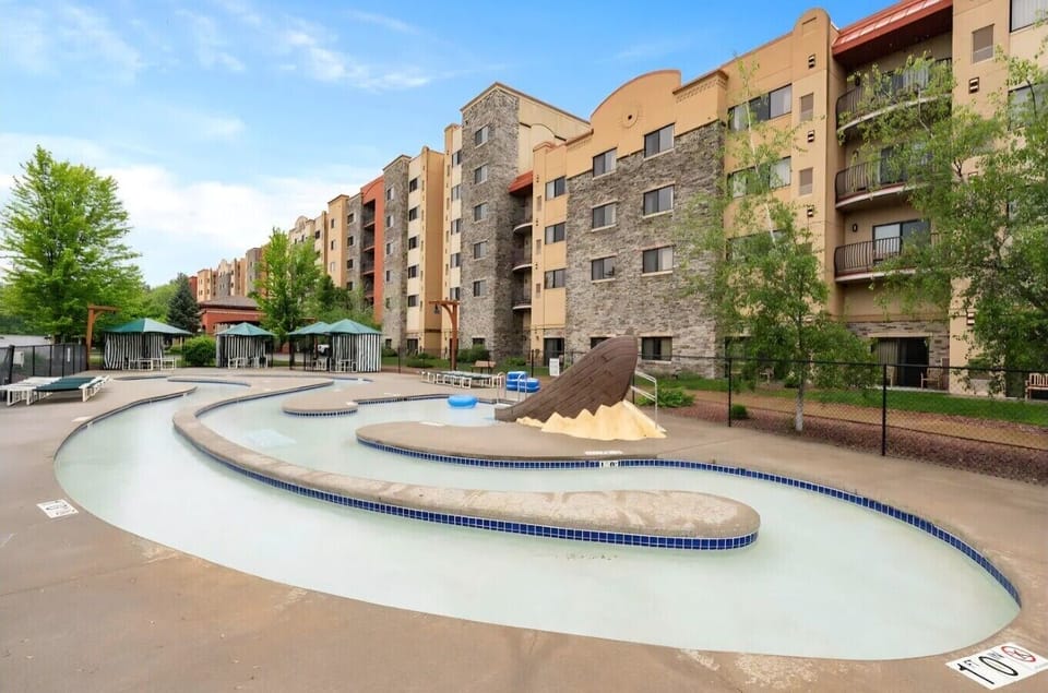 Kid`s Lazy River Pool