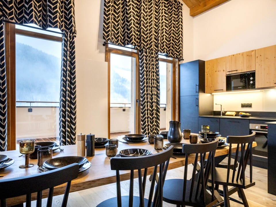 Apartment | Dining