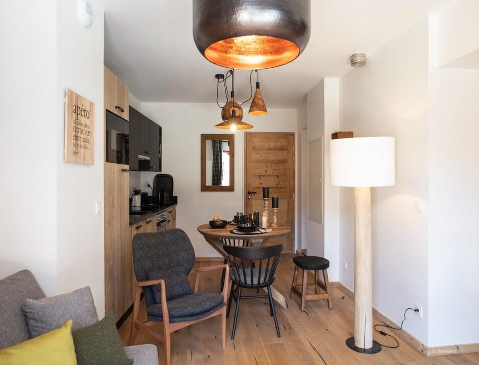 Apartment | Dining