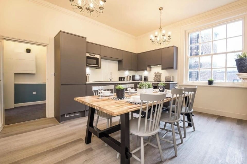 Deluxe House, Multiple Bedrooms | Private kitchen | Electric kettle