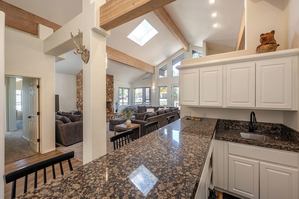 Wet bar area