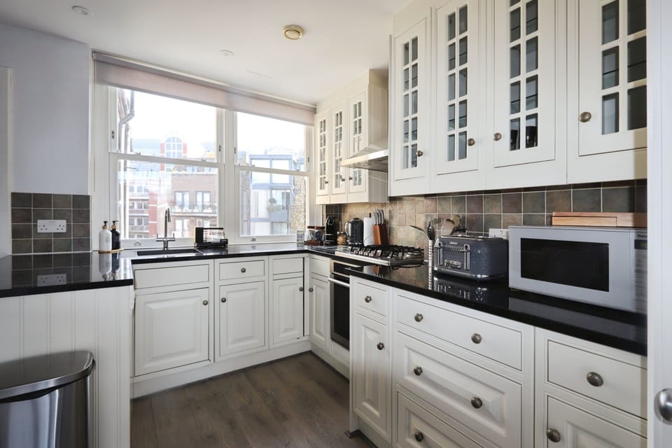 Full Kitchen 