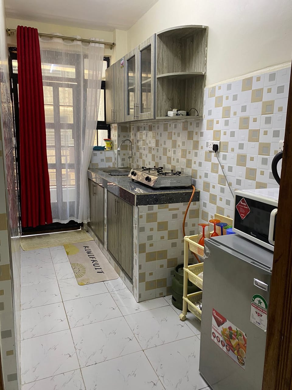 Classic Apartment, City View | Private kitchen | Fridge, microwave, oven, cookware/dishes/utensils