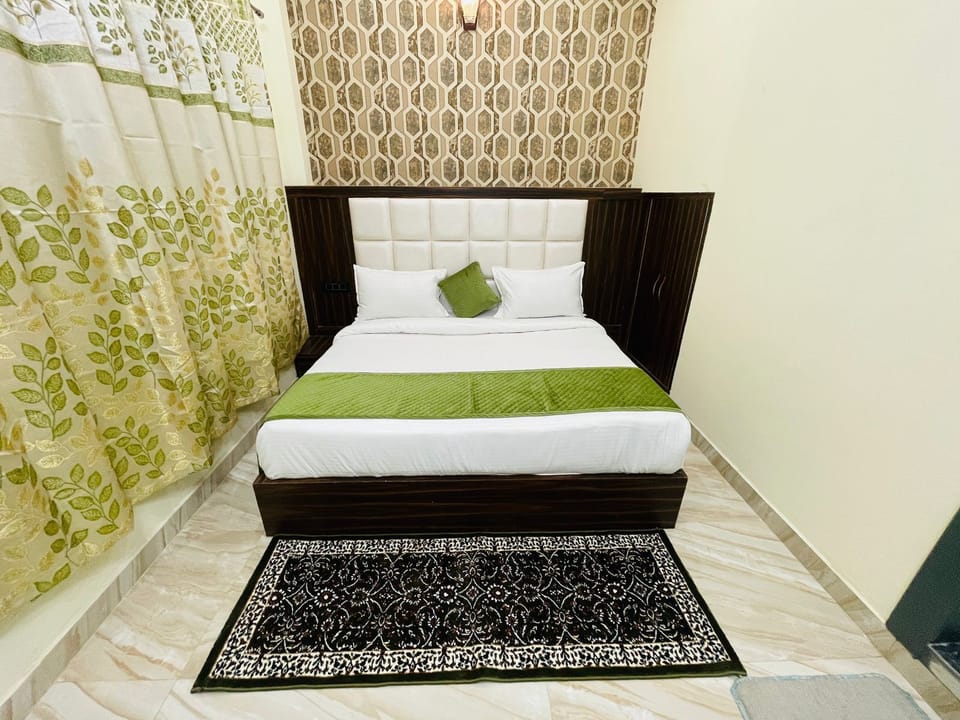 Deluxe Double Room | Free WiFi