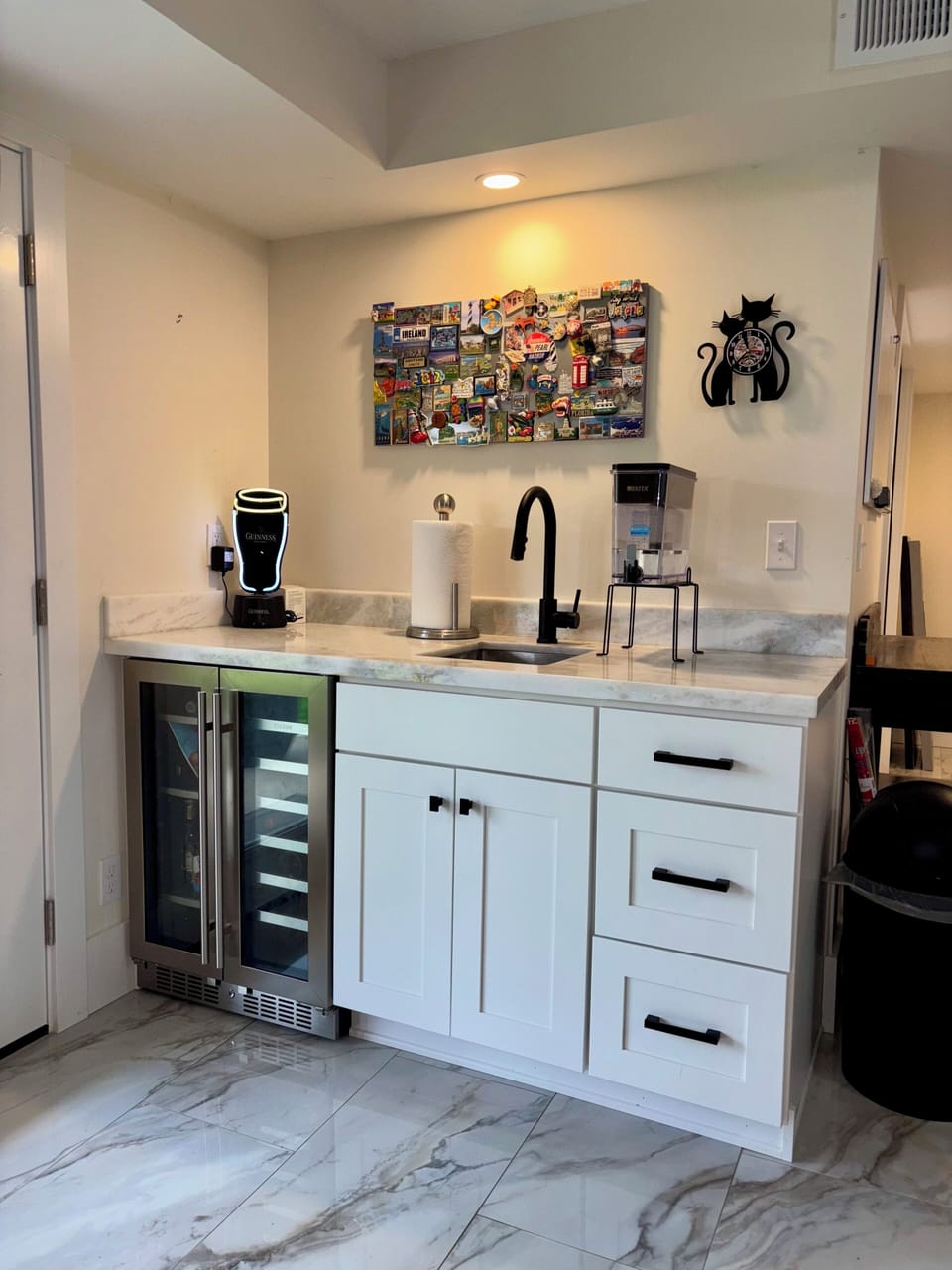 Wet Bar (family room)