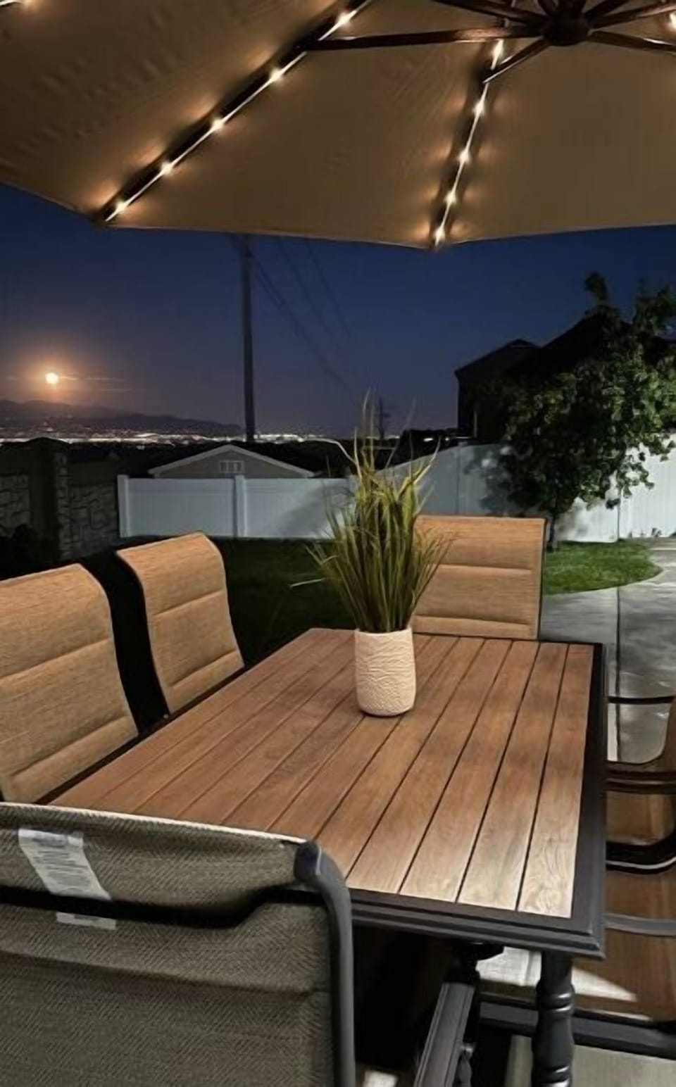 Outdoor dining
