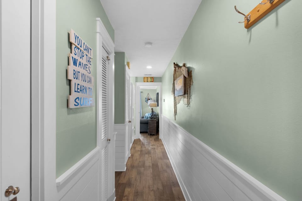 Entrance way in hall.