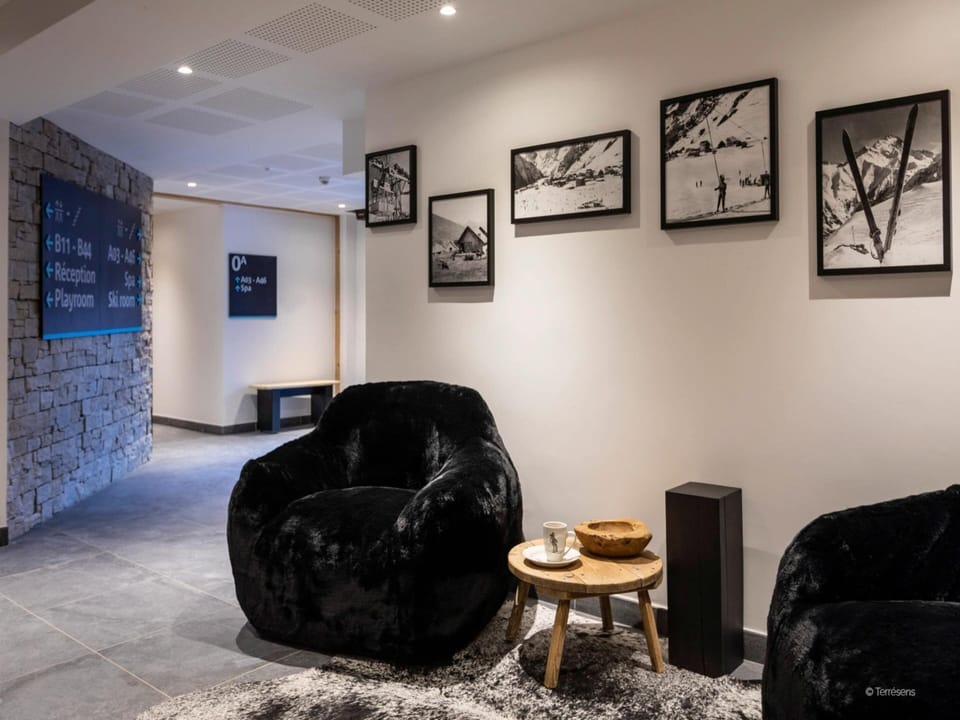 Apartment | Reception