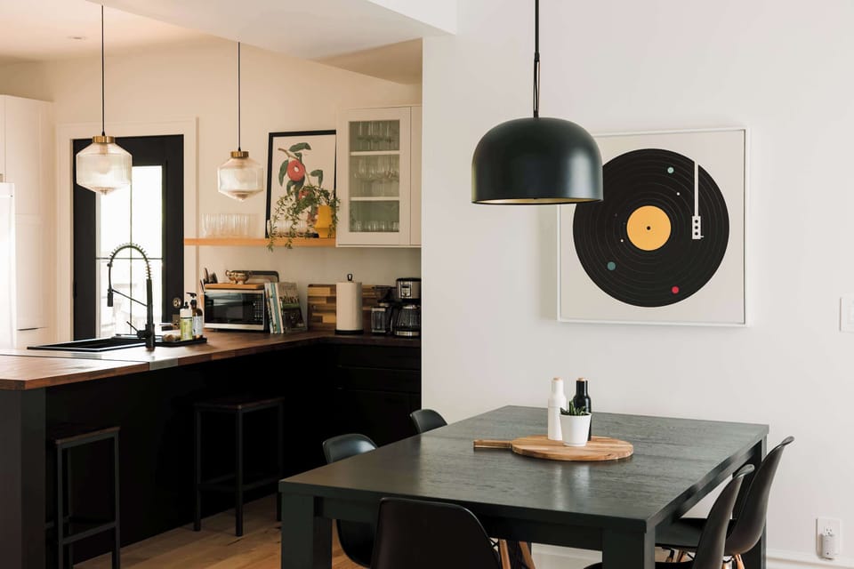Dining to kitchen.