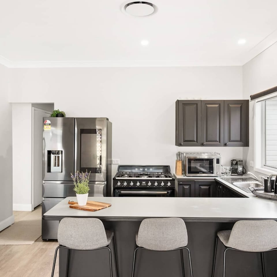 Full kitchen 