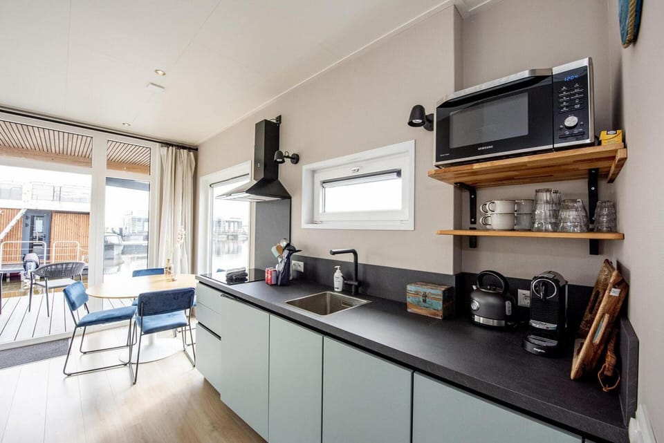 Mobile Home | Private kitchen