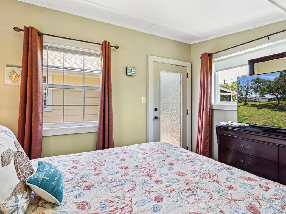 House, 2 Bedrooms | 2 bedrooms, iron/ironing board, free WiFi