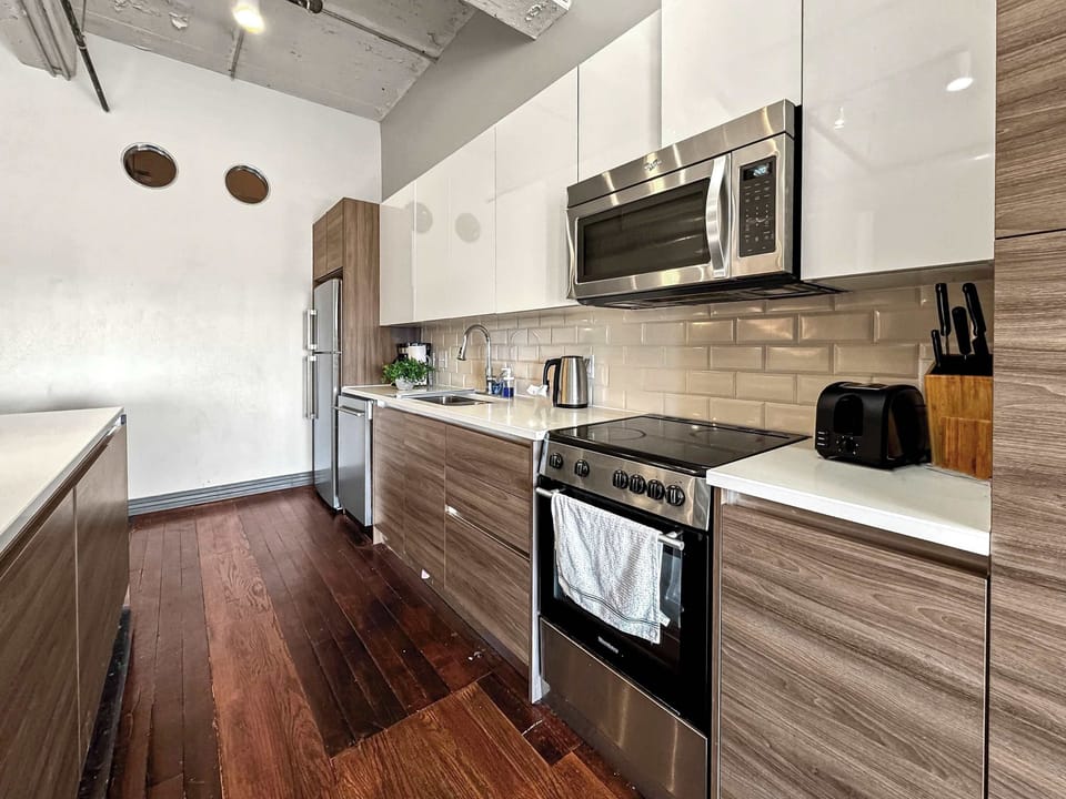 Full Kitchen