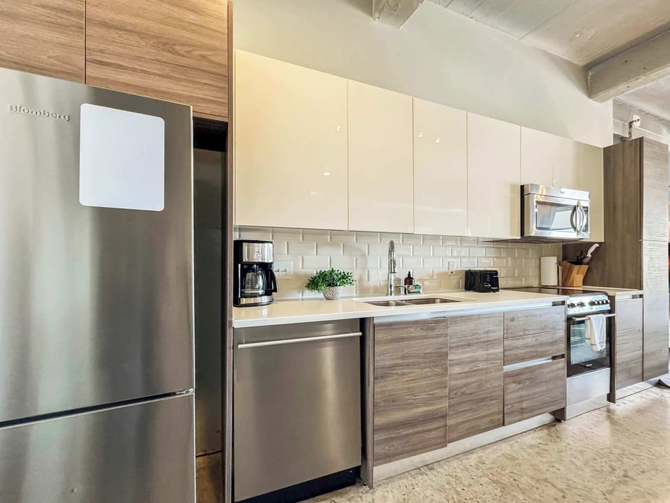 Full Kitchen 