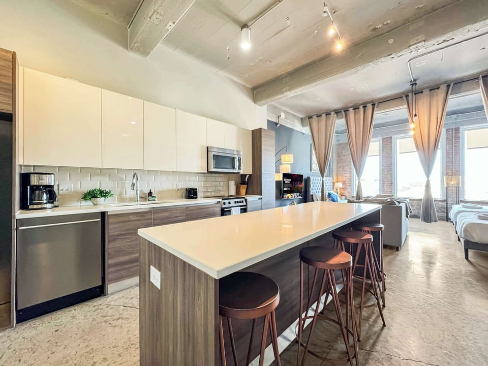 Full Kitchen 