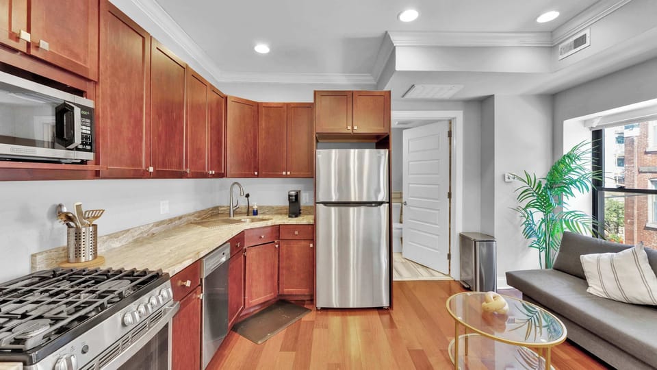 Full Kitchen