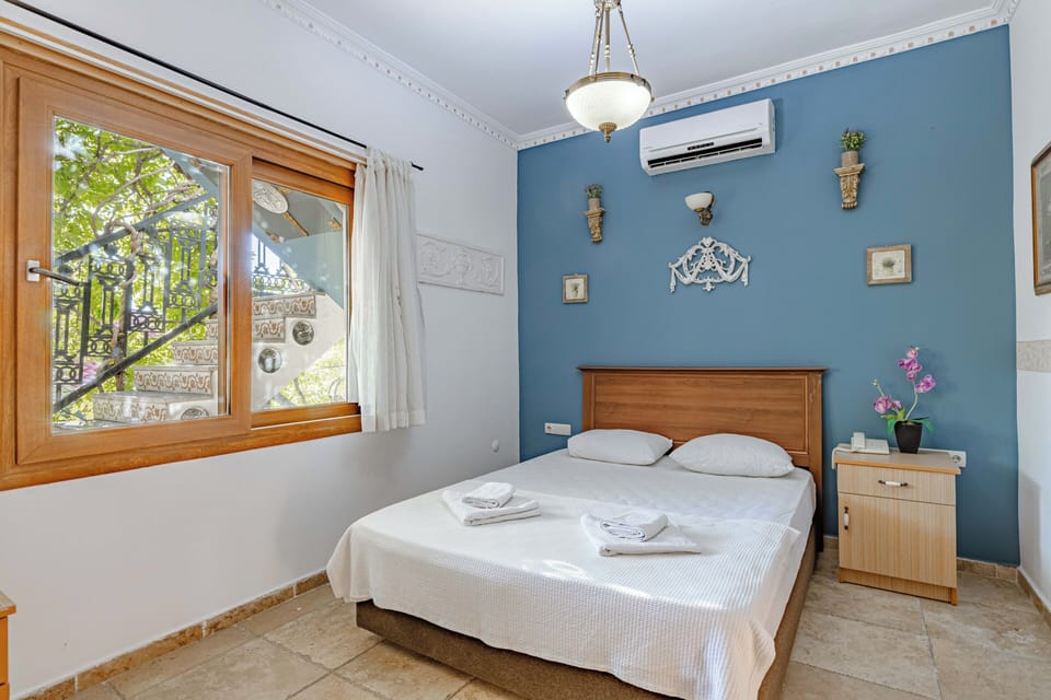 Design Room, Non Smoking | Iron/ironing board, free WiFi, bed sheets