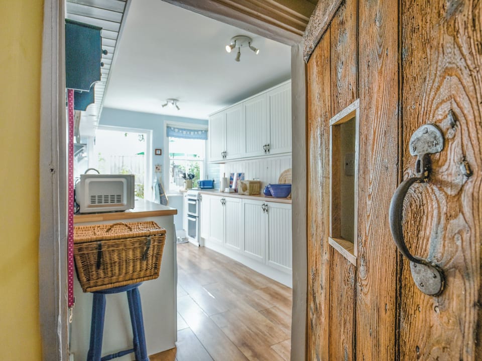 Kitchen | Flo&rsquo;s Cottage, Kington