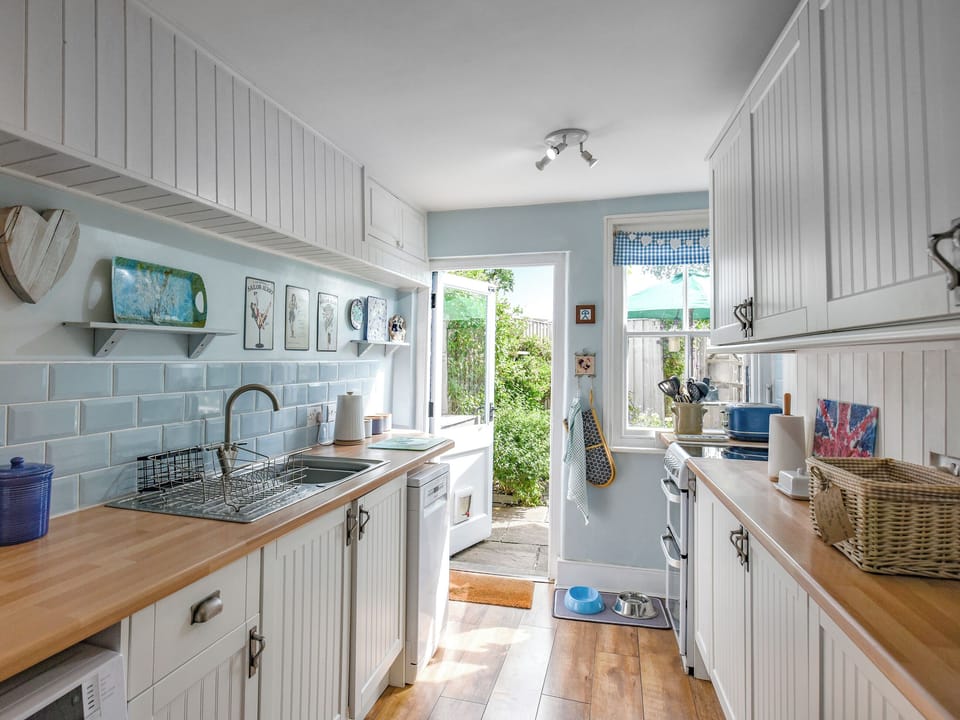 Kitchen | Flo&rsquo;s Cottage, Kington