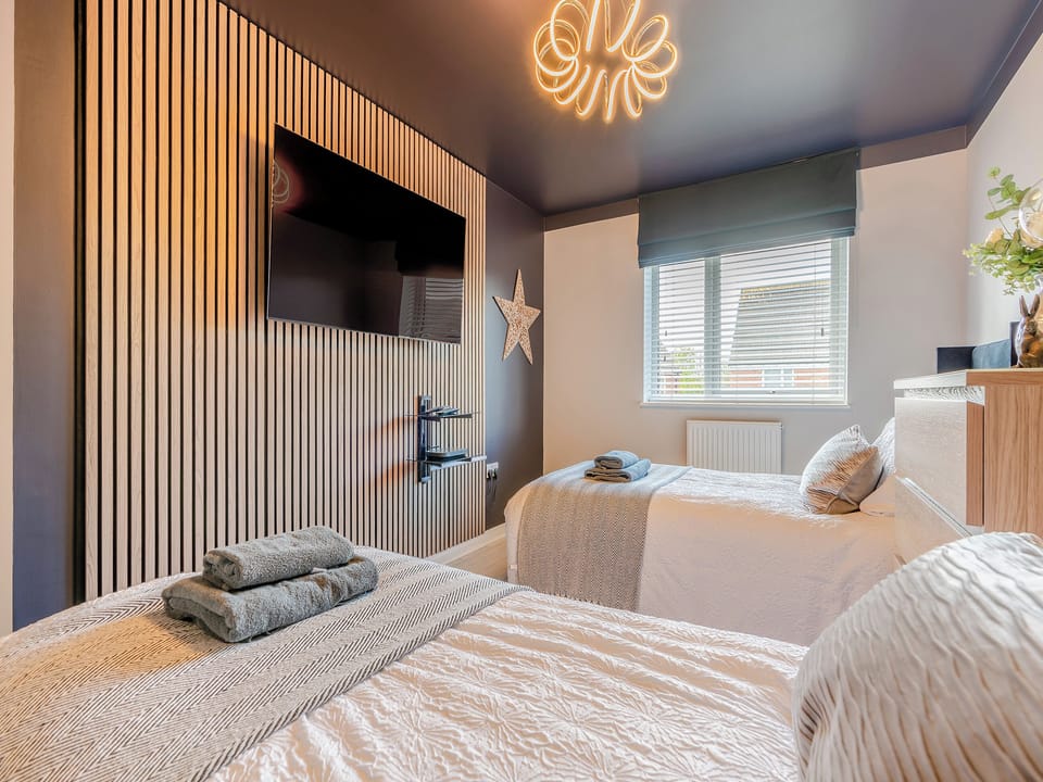 Twin bedroom | South Beach View, Blyth