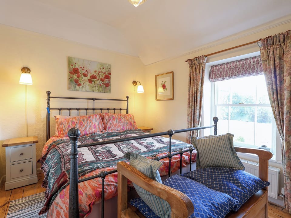 Double bedroom | September Cottage, Lechlade-on-Thames