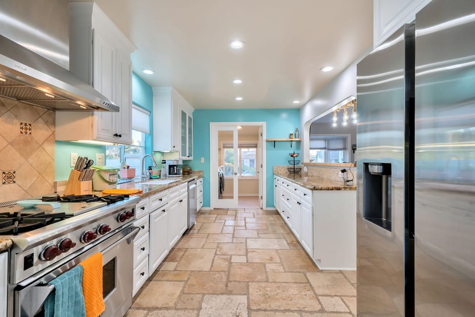 Full-size kitchen