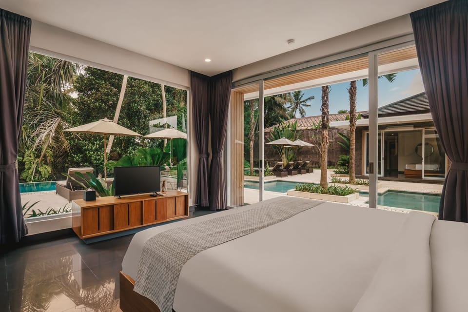Premier Villa, 6 Bedrooms, Pool View | 6 bedrooms, desk, laptop workspace, blackout drapes