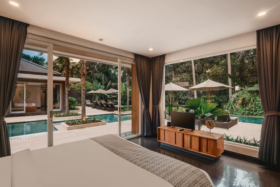 Premier Villa, 6 Bedrooms, Pool View | 6 bedrooms, desk, laptop workspace, blackout drapes