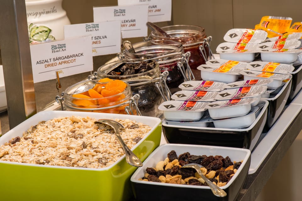 Daily buffet breakfast for a fee