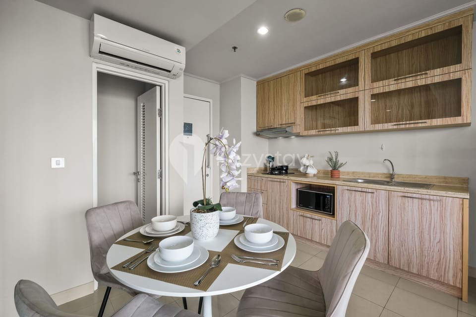Apartment, 2 Bedrooms, City View | Dining room