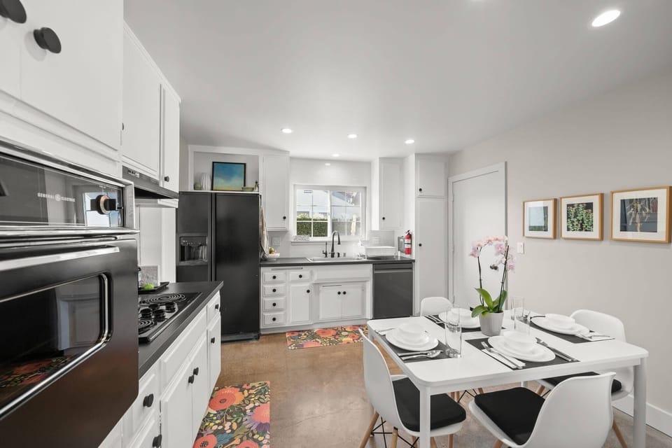 Cook, sip and savor in this fully-equipped kitchen. Everything you need for dining in or eating poolside.  Try out our Sur La Table air fryer, Instant Pot, rice maker, and mixer.  Standard appliances oven, fridge, dishwasher included.  