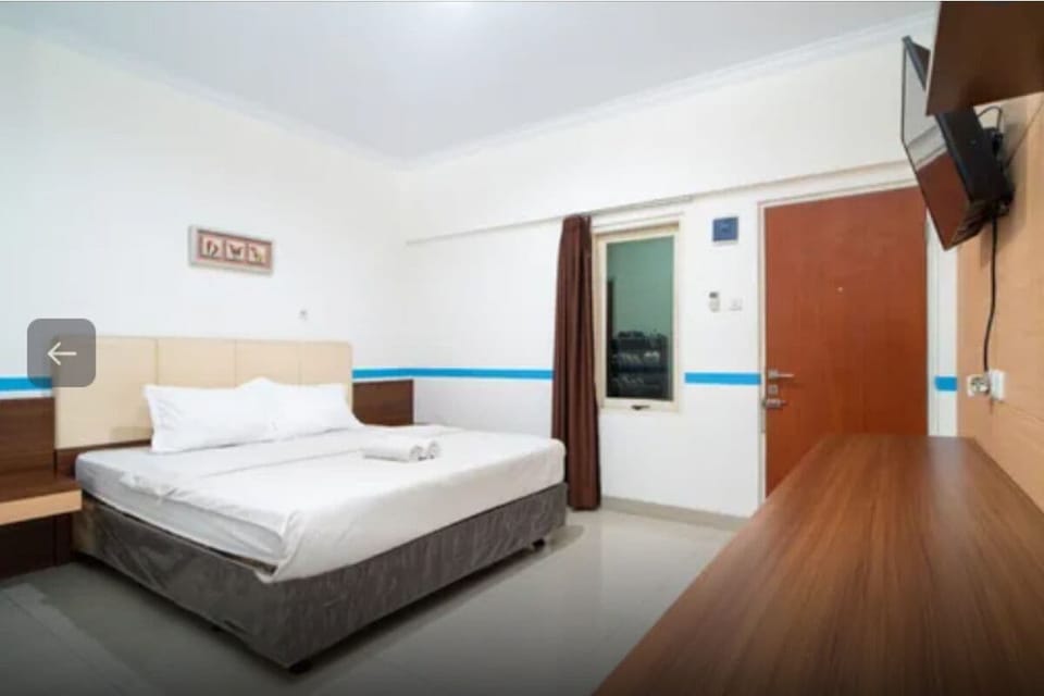 Transit Room - 6 Hours Use | Desk, laptop workspace, free WiFi