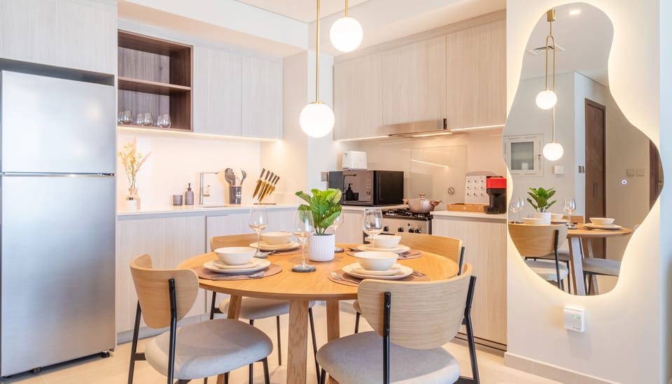 Luxury Apartment, Balcony, City View | Private kitchenette