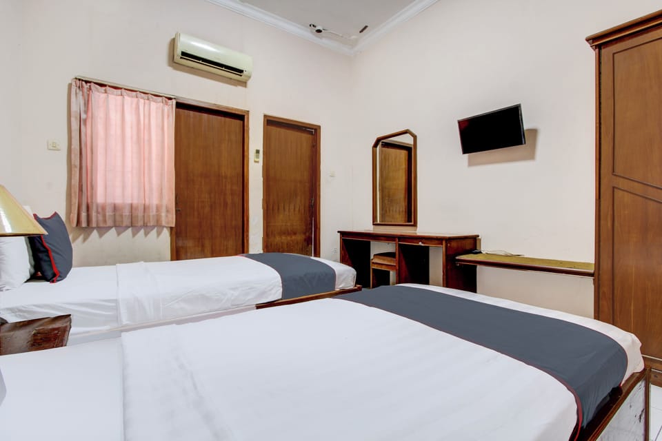 Standard Twin Room | Desk, free WiFi, bed sheets